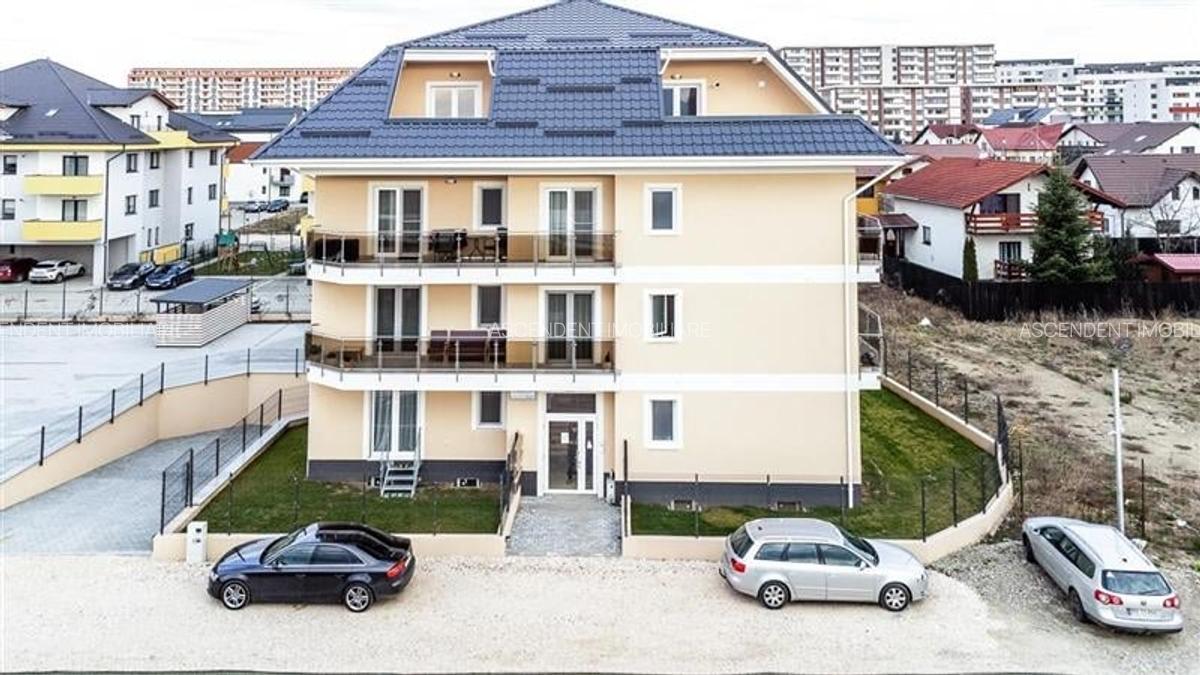 Regim vila,LUX protocol,doua terase,pod propriu,Tractorul,Brasov,Film& Live!/ - 9