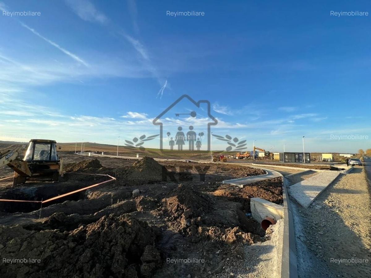 Teren cu autorizație de construcție și utilități - 2