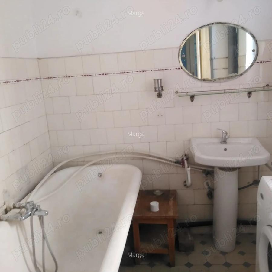 Proprietar inchiriez apartament 4 camere in casa - 8