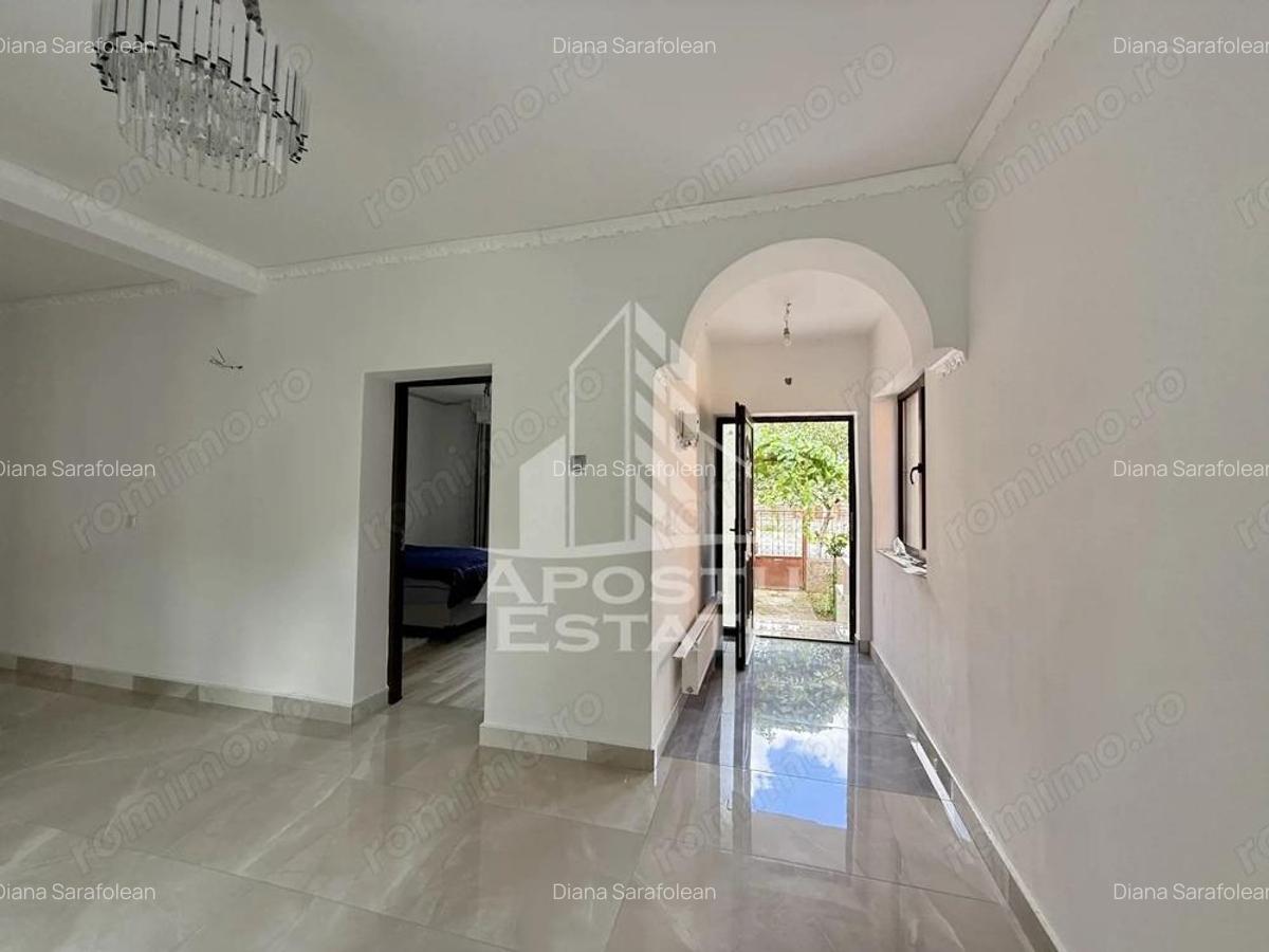 Casa individuala pe 2 fronturi stradale, renovata complet, zona Plopi - 9