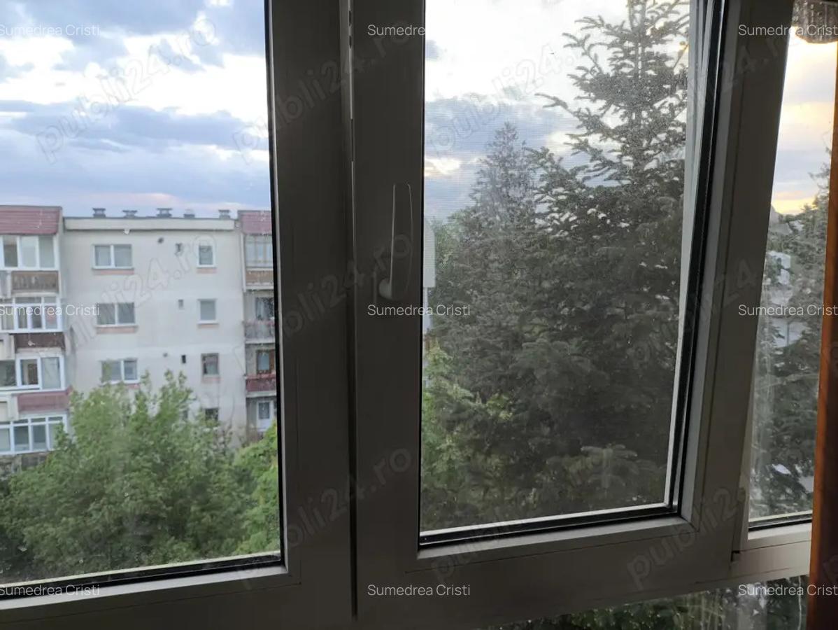Apartament de vanzare cu 3 camere- Campina, zona centrala - 9