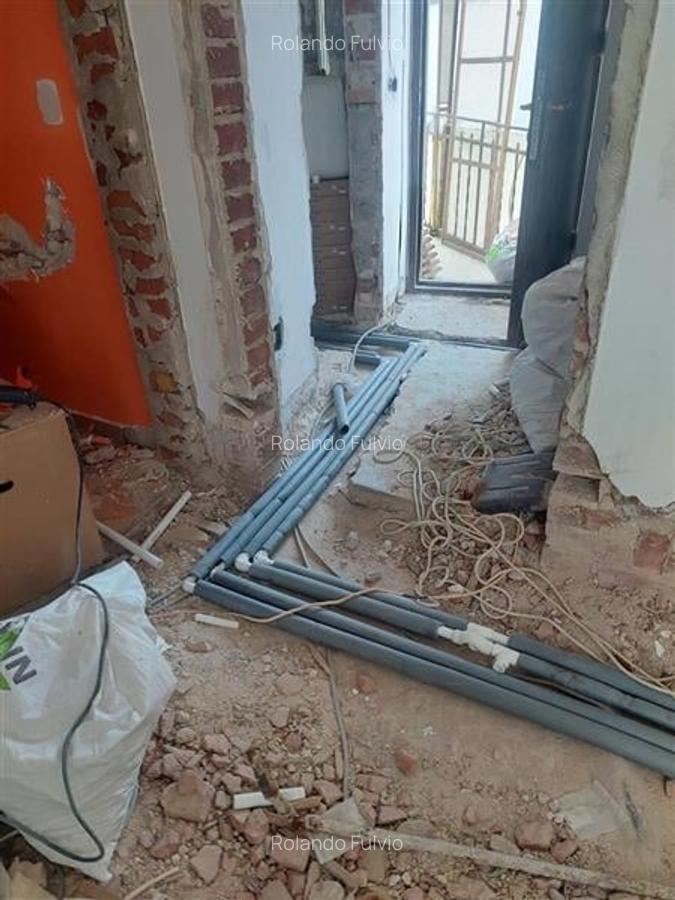 IDEAL INVESTITIE!  Vanzare garsoniera  total renovata, in bloc mic, Piata Doroba - 11