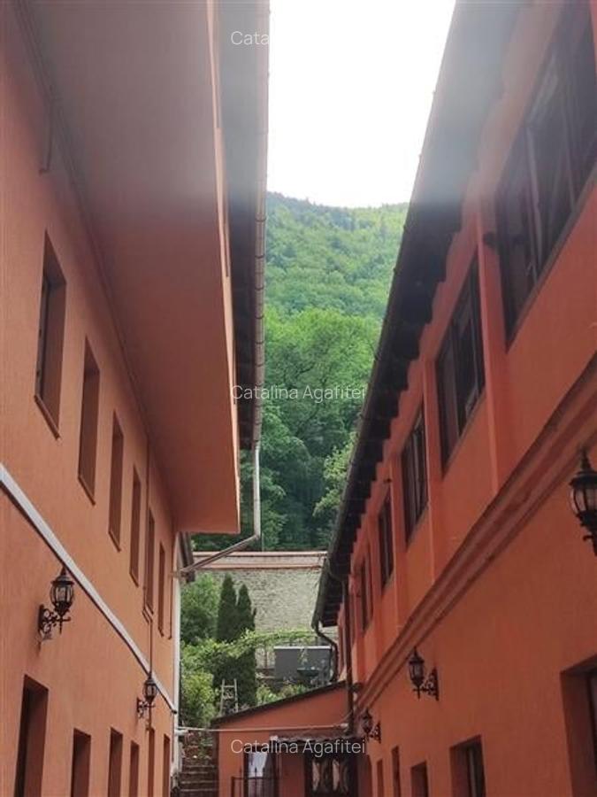 Spatiu Pretabil Servicii, Zona Castelului - 7