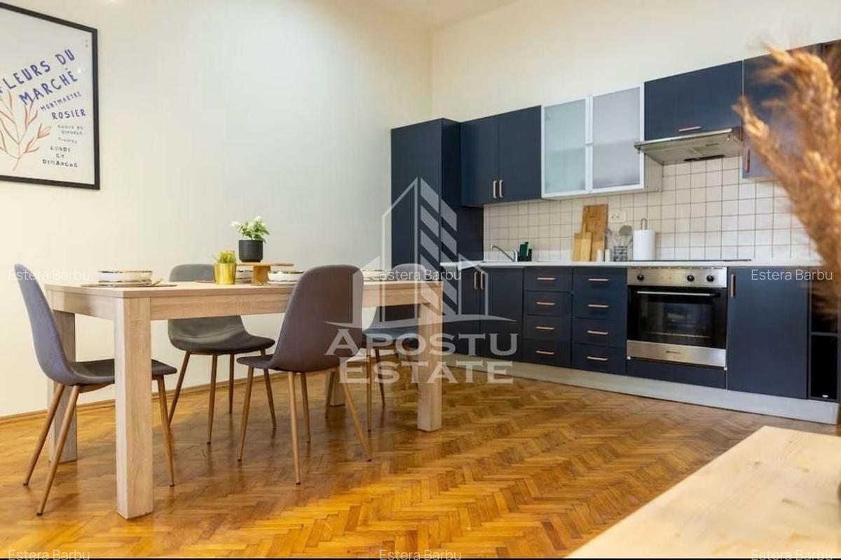 Apartament cu farmec istoric, Piața Victoriei, 63 mp utili , lift - 4
