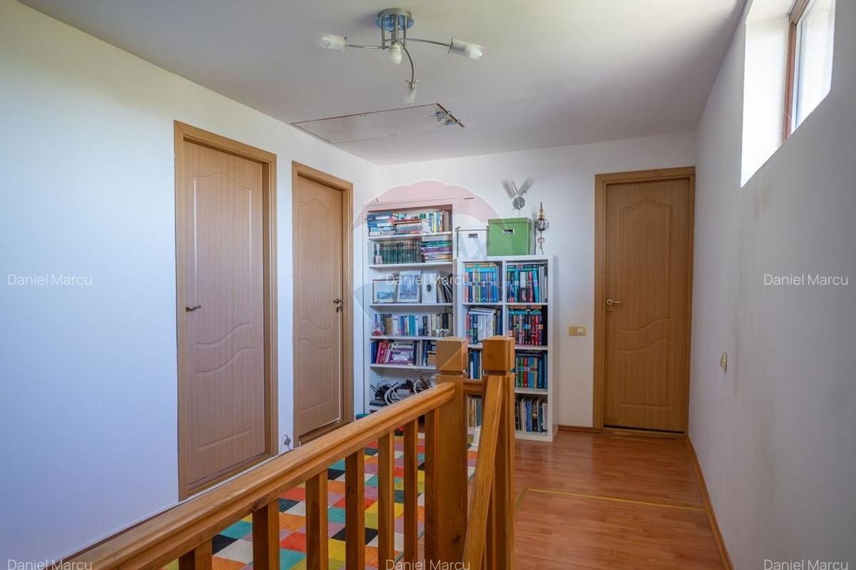 Casa / Vila de Vanzare - 9