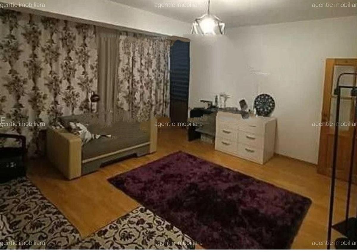 Casă cu 4 camere în Km 4-5 - 9