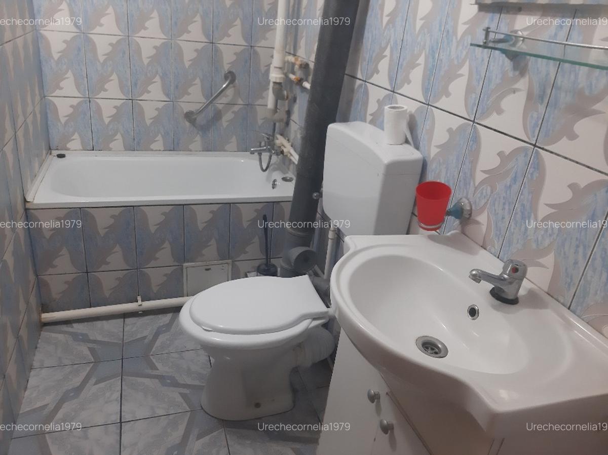 Închiriez apartament cu trei camere - 4