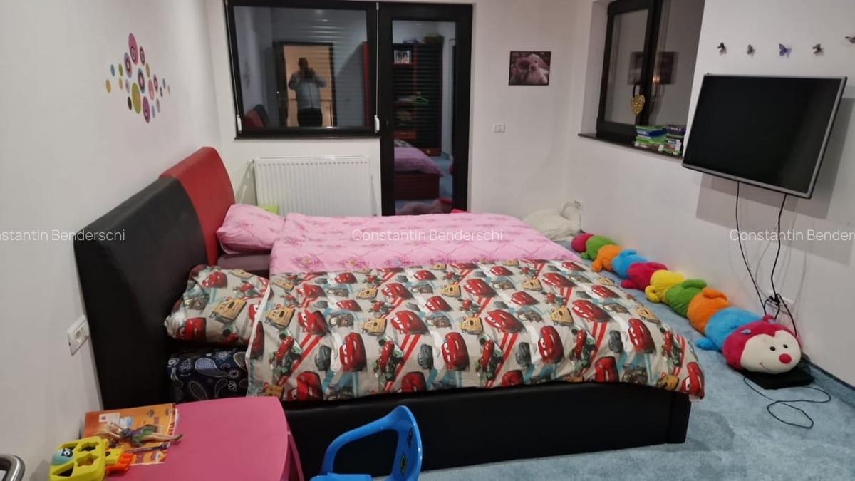 Vila cu 10 camere de vanzare D+P+1 Etaj mansardat in Busteni - 8