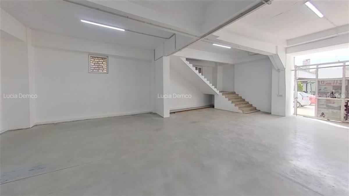 Spațiu comercial, 650 mp în Central - 7