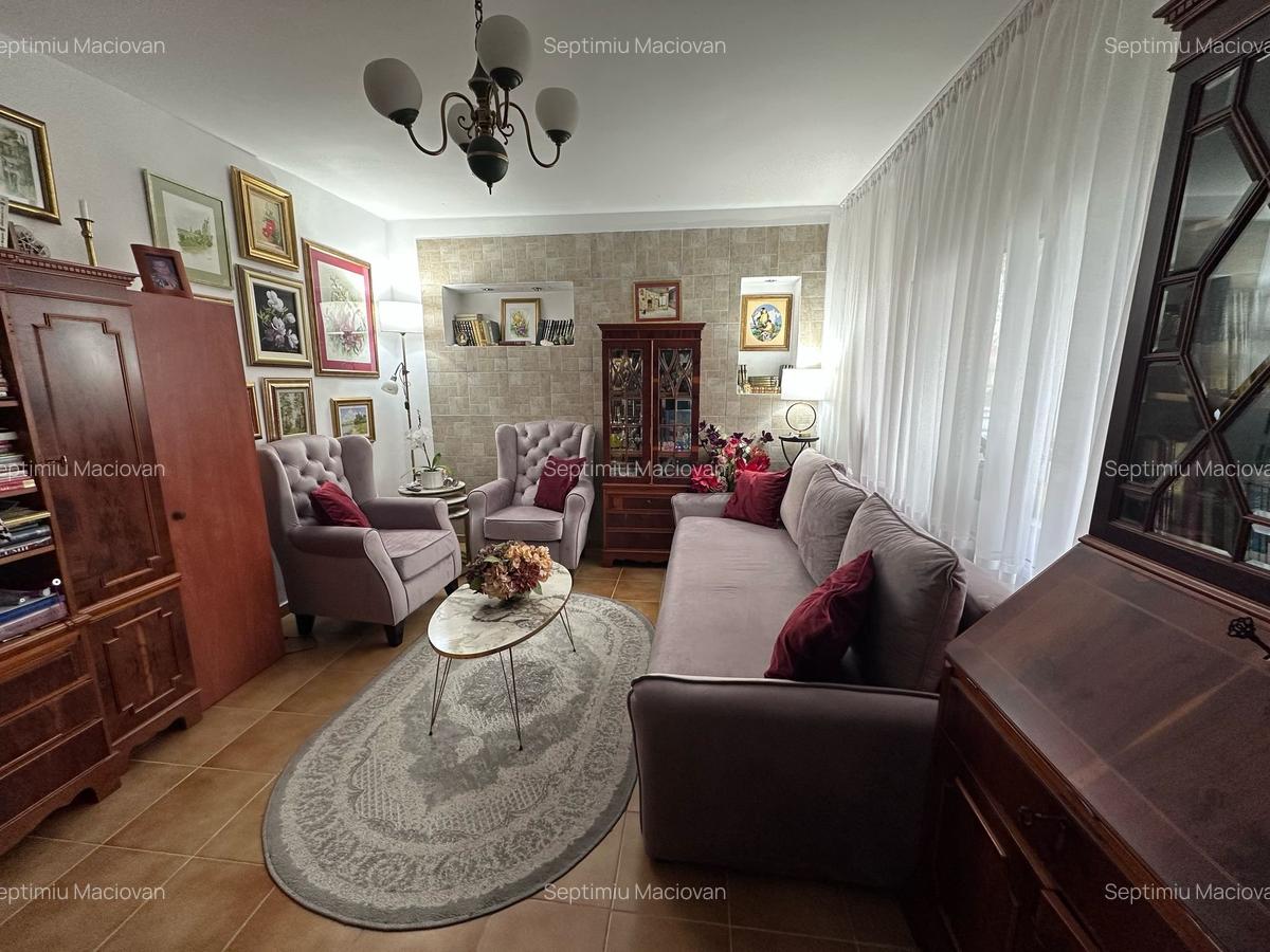 Apartament cu 3 camere decomandat în Girocului - 2