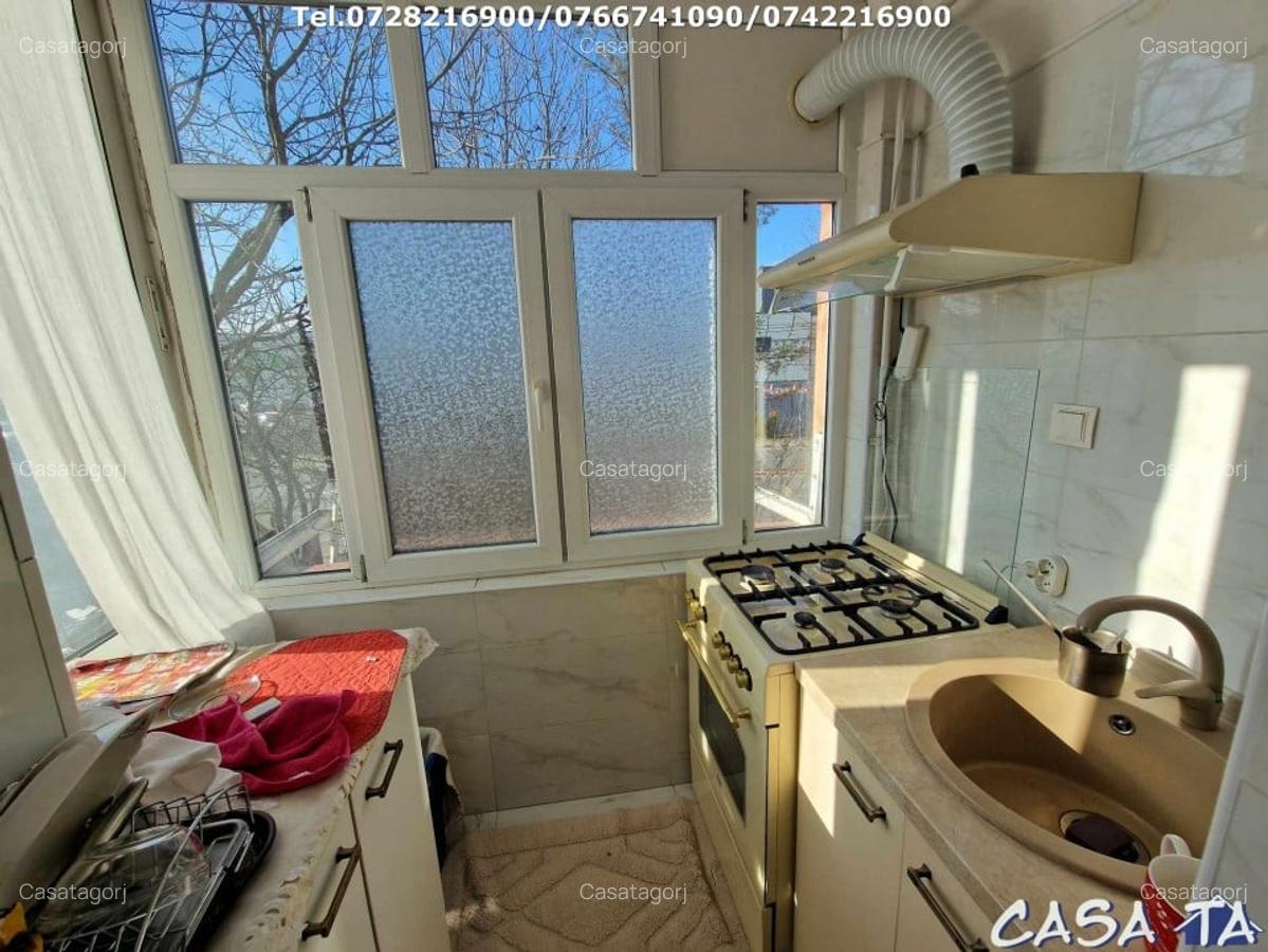 Apartament 3 camere, situat in Targu Jiu, Str 9 Mai - 10