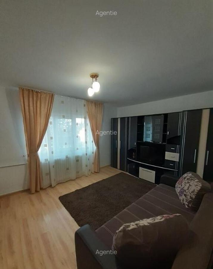 Se inchiriaza apartament cu 2 camere in zona Universitatii - 1