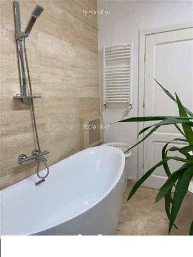 Apartament cu 4 camere circular în Romană - 9