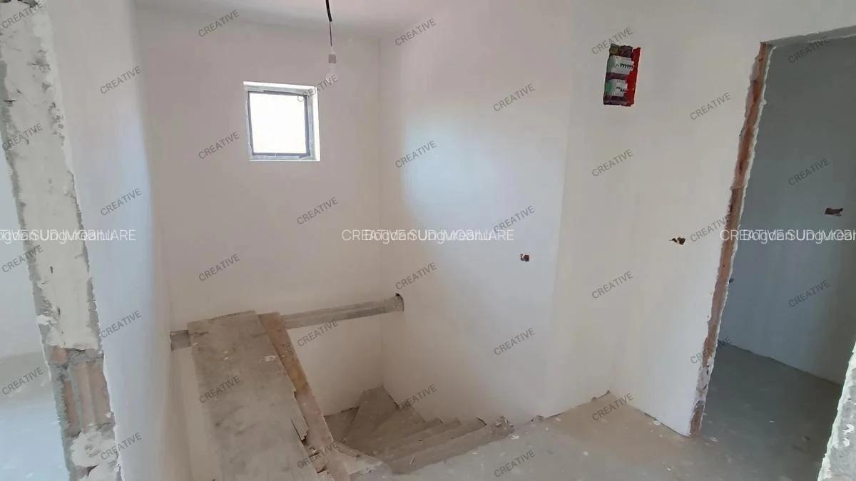 Vila INDIVIDUALA - 4 Camere - 350 mp teren - Sos. Oltenitei DN 4 - 13