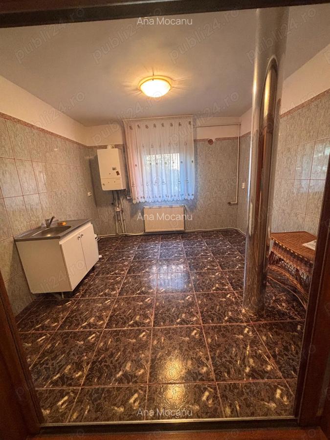 Apartament 4 camere de vinzare - 3 Apartament 4 camere de vinzare - 3