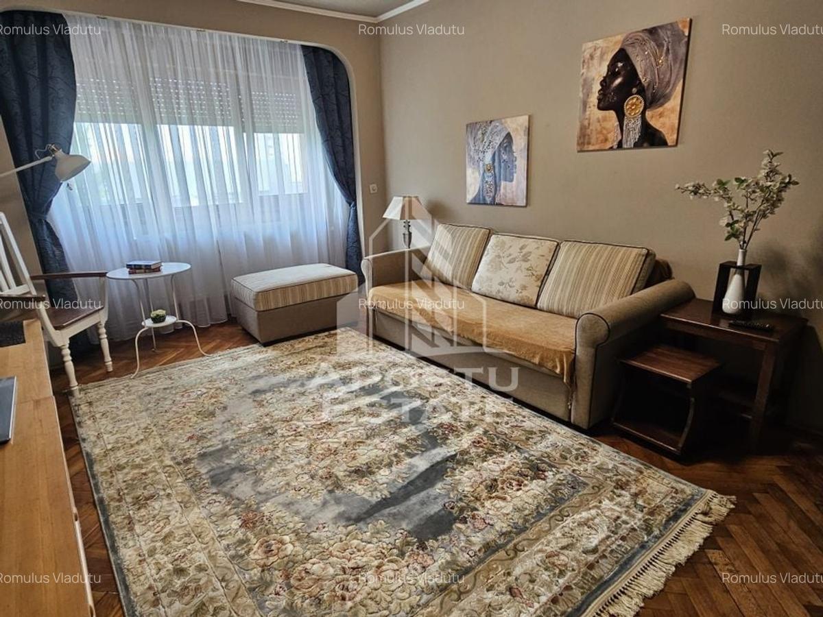 Apartament cu 3 camere, centrala proprie, - 2
