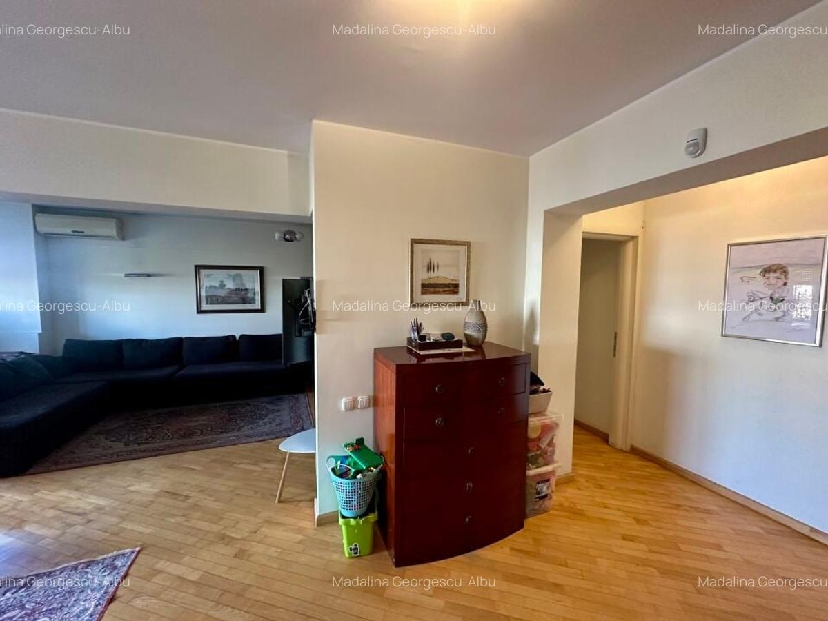 UNIRII - FANTANI 5 camere decomandat etaj 5 panorama deosebita - 4