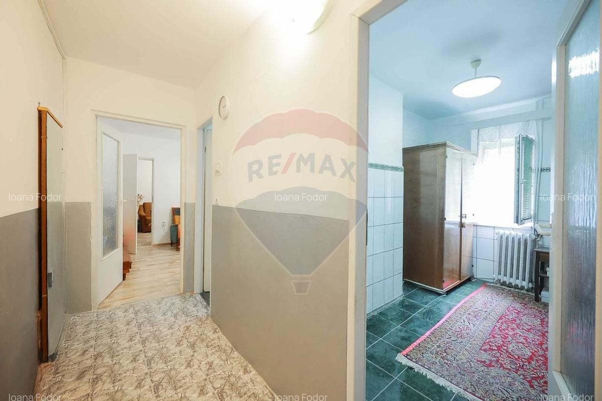 Apartament cu 2 camere de vanzare, etaj 1, in zona Rogerius - 7