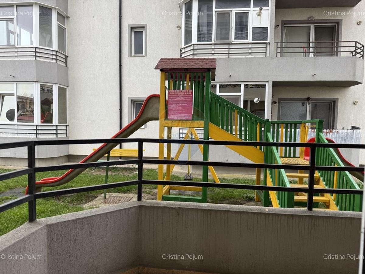 Apartament cu 3 camere de vanzare cu loc de parcare, Calea Barladului - 13