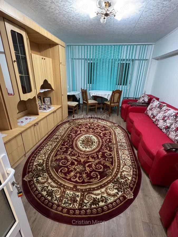 Vand apartament 3 camere la vila - 1