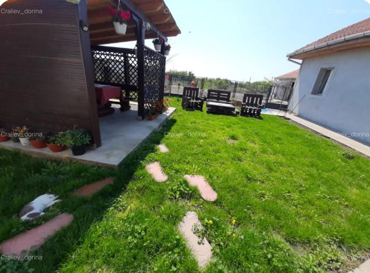 Vând casă spațioasă pe parter in Cenei ,3 fronturi stradale - 4