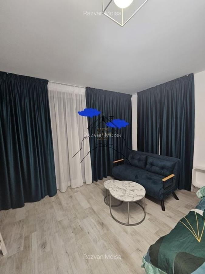 Garsoniera spatioasa in bloc nou din Tractorul - 3