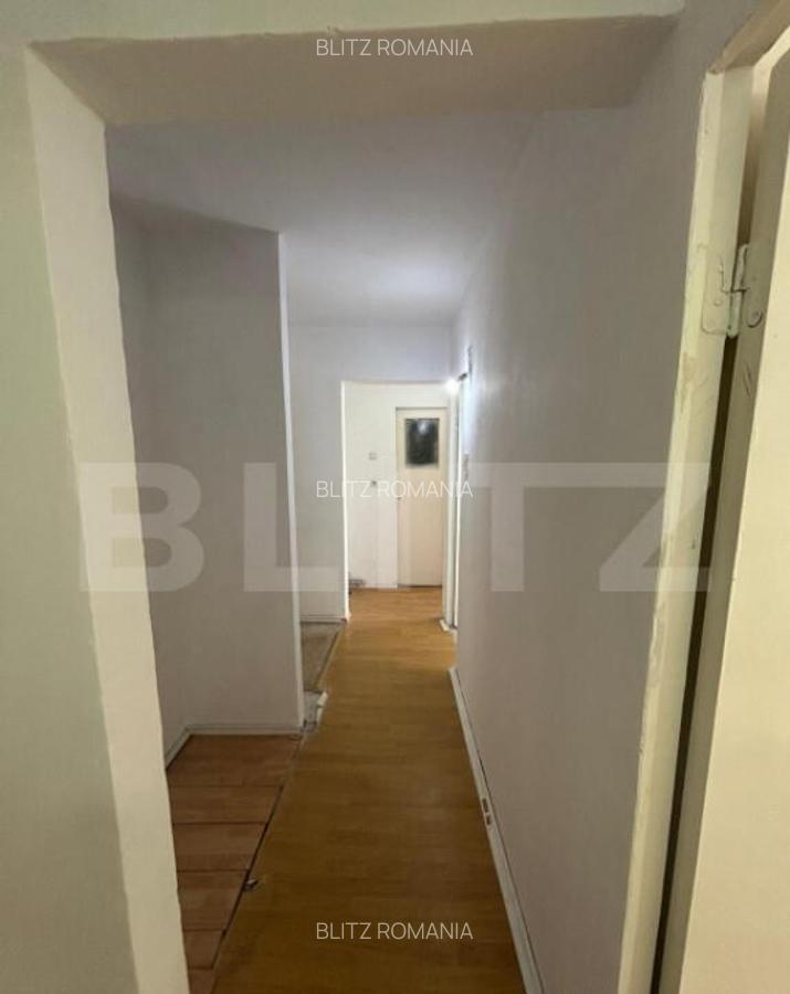 Apartament de vanzare, cu 4 camere, 82 mp, zona Calea Bucure - 12