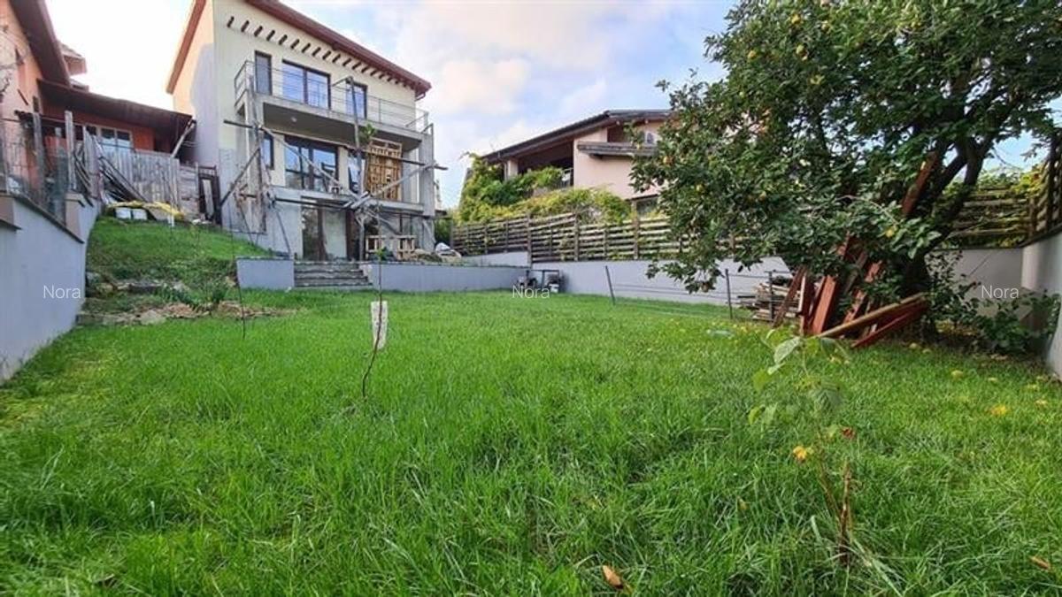 Casa zona Andrei Muresanu - 1