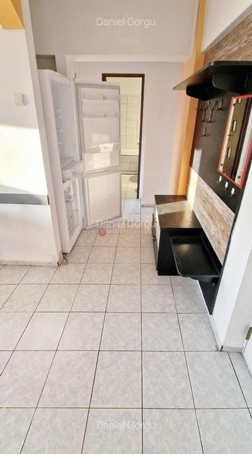 Apartament cu 2 camere decomandat, mobilat în Calea București - 7