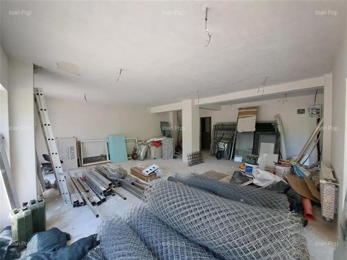Spatiu comercial, 62 mp utili + 52 terasa, situat in cartierul Borhanci! - 2