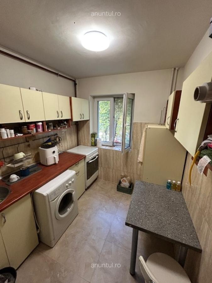 Titan Diham Ivan's stradal bloc reabilitat ap 2 camere decomandat 5 min M - 13