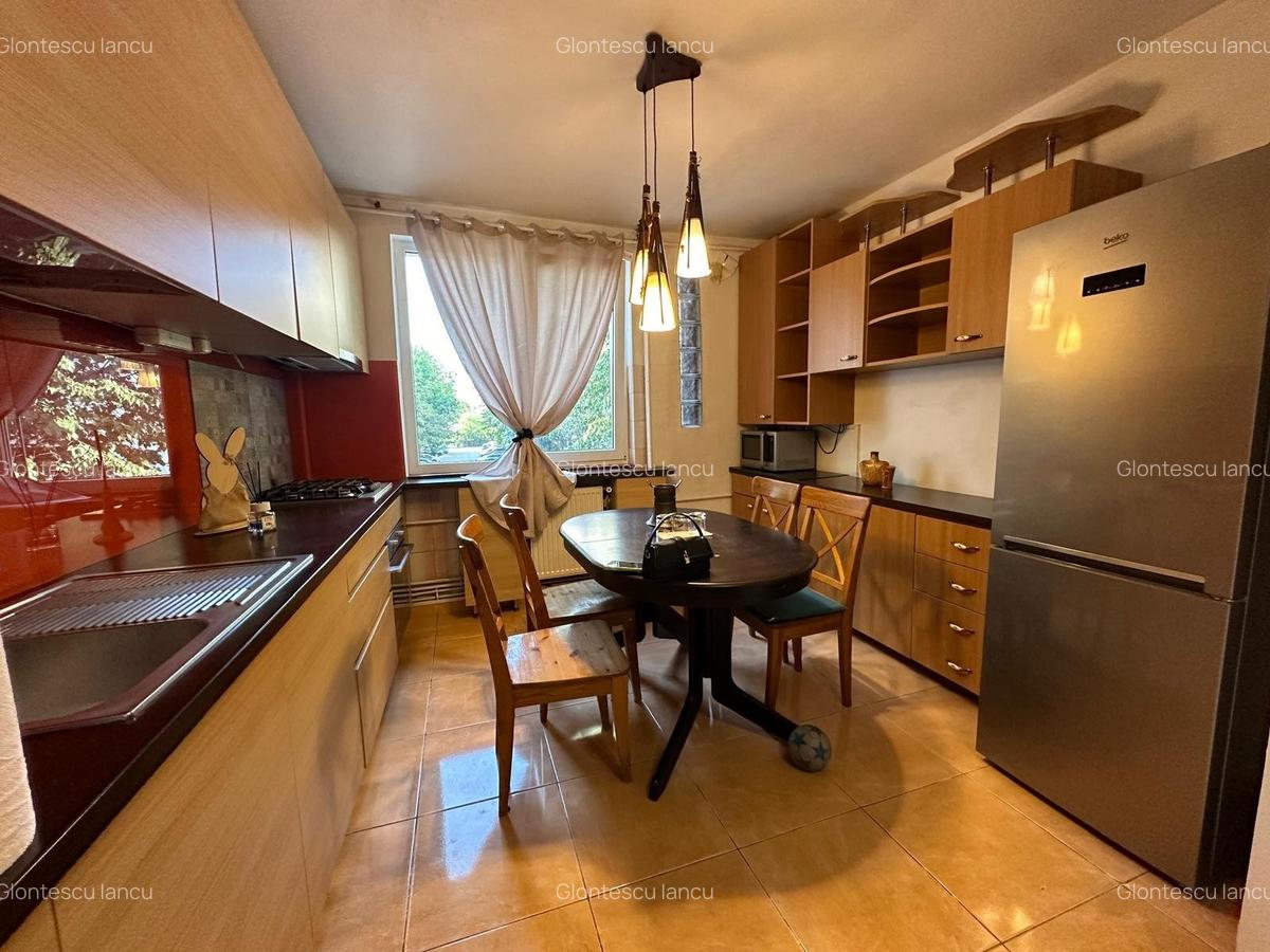 Titan Apartament 4 camere 81 Mp 5 Minute Metrou Centrala Proprie Loc Parcare - 2