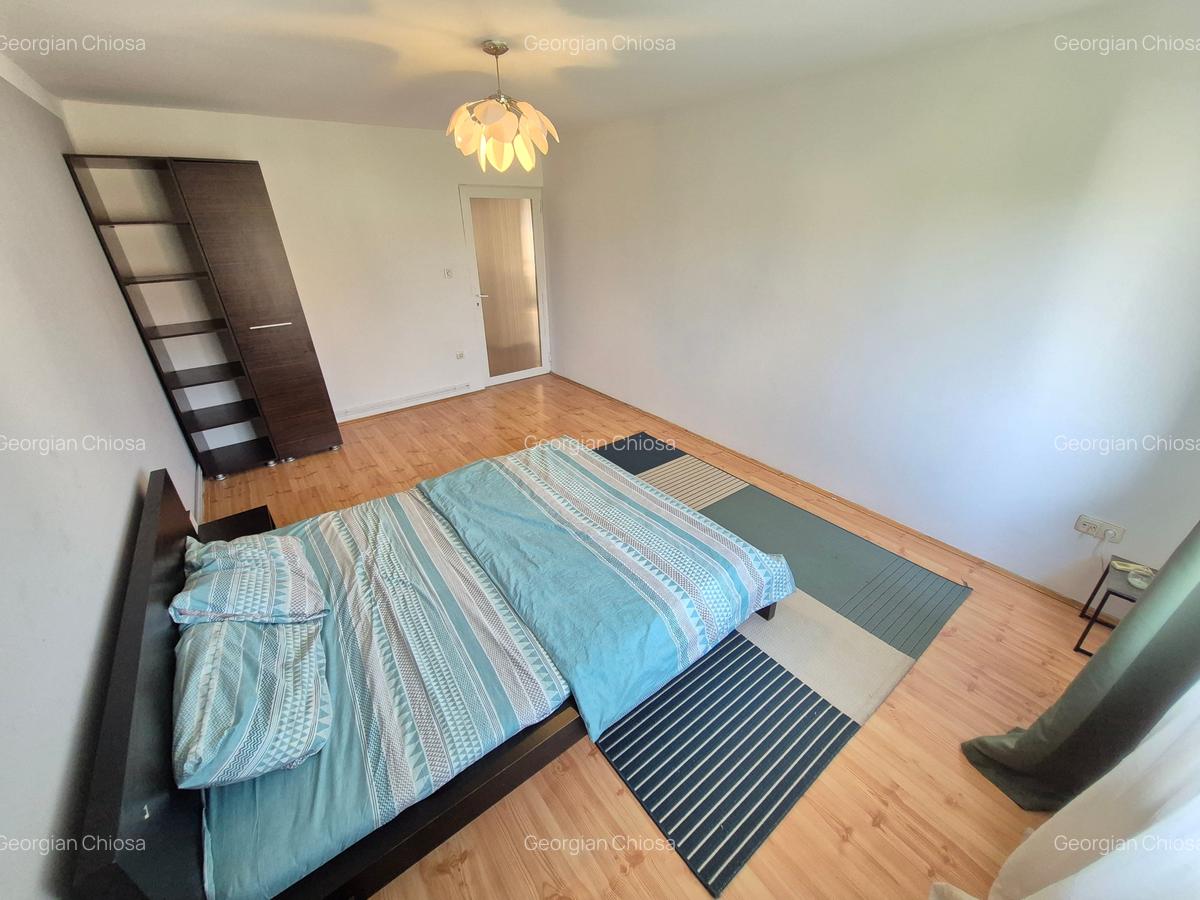 2 Cam-Aradului-3 Min Iulius Town--Mobilat-Centrala-Balcon--Aer conditionat-54 MP - 4