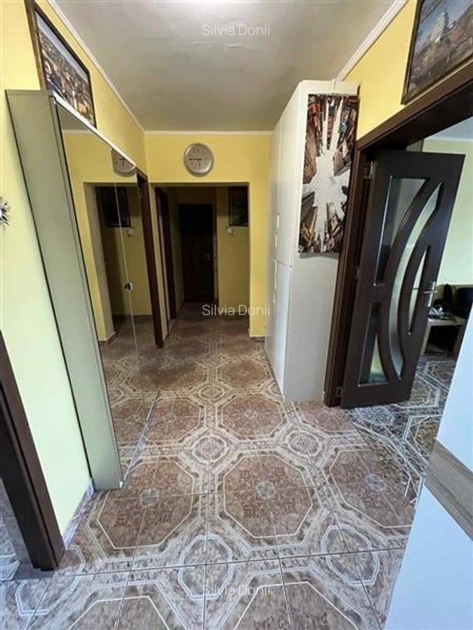 Apartament spatios cu 3 camere - decomandat - Unirii - 13