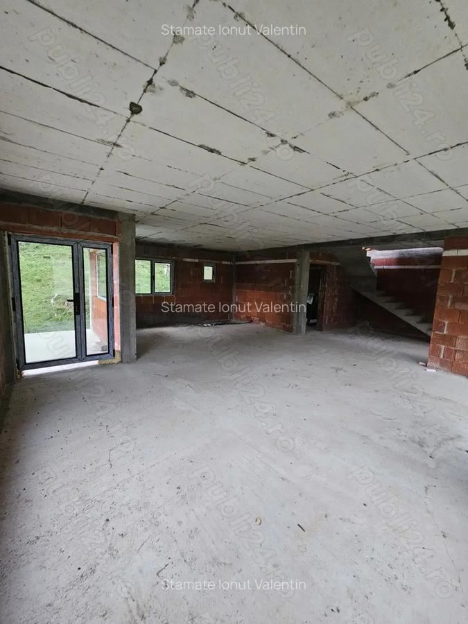 Casa noua la ro?u, 231mp, teren 1067mp, garaj - 5