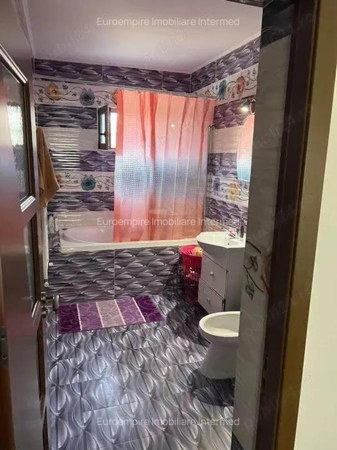 Casa 4 camere de inchiriat zona Palazu Mare - 10
