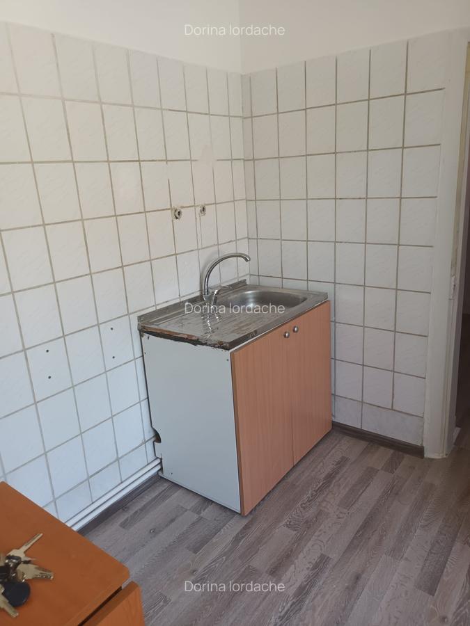 Apartament 3 camere cu centrala proprie nemobilat. - 9