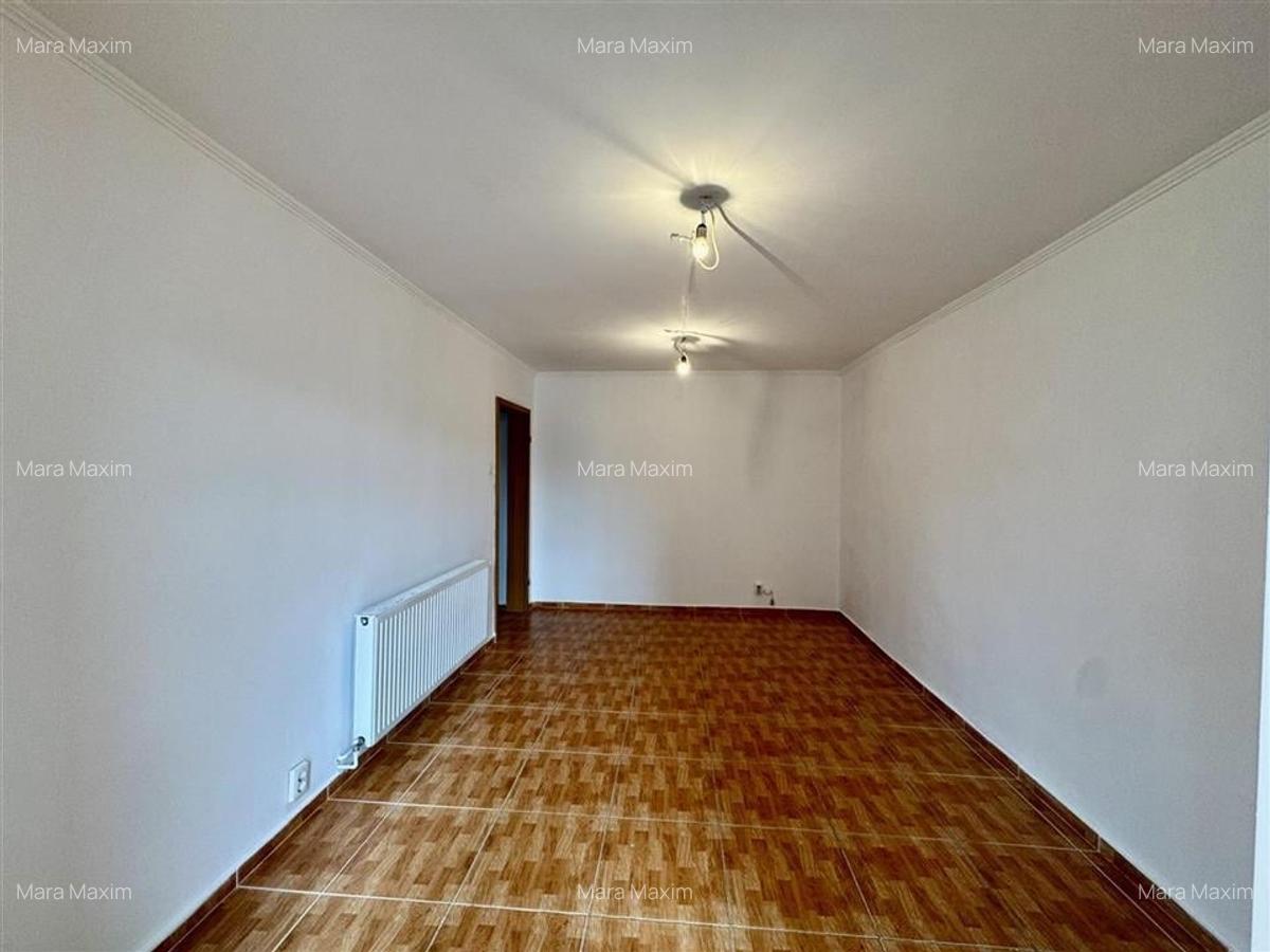 Spatiu comercial de inchiriat cu vitrina si - 3