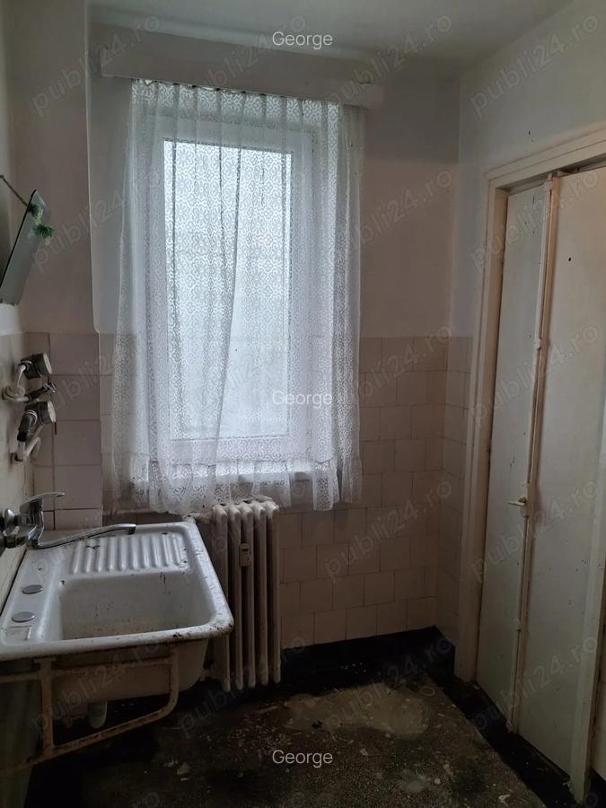 De vanzare apartament semidecomandat - 3