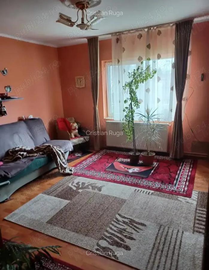 Casa ingrijita de vanzare - 2 Casa ingrijita de vanzare - 2