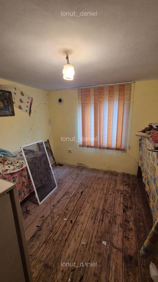 Casa si teren de vânzare - 7