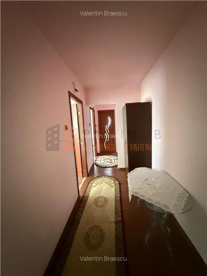 Apartament 3  camere cf 1  semidecomandat zona Micro 3 - 4