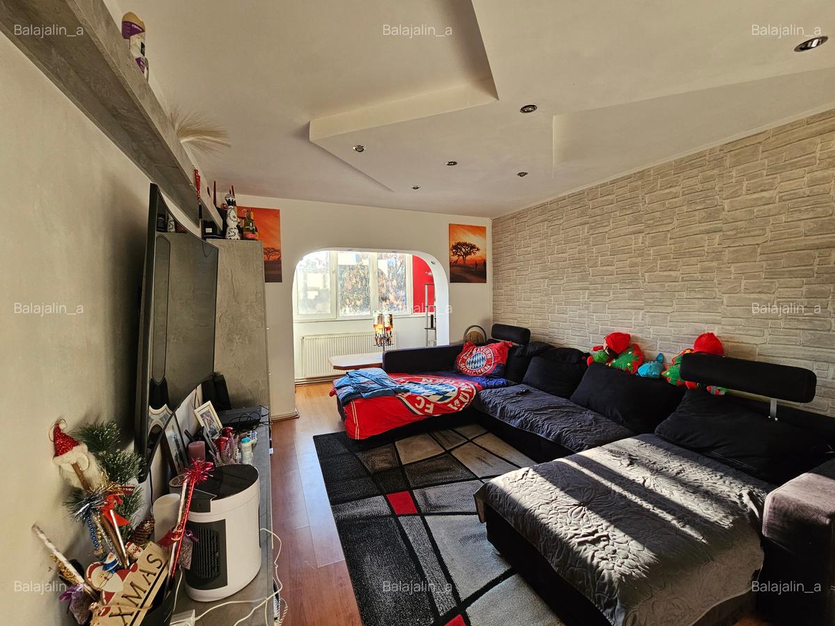 Apartament 4 camere, 2 băi, 2 balcoane, et. 2/4, Timișoara, Calea Torontalului - 2