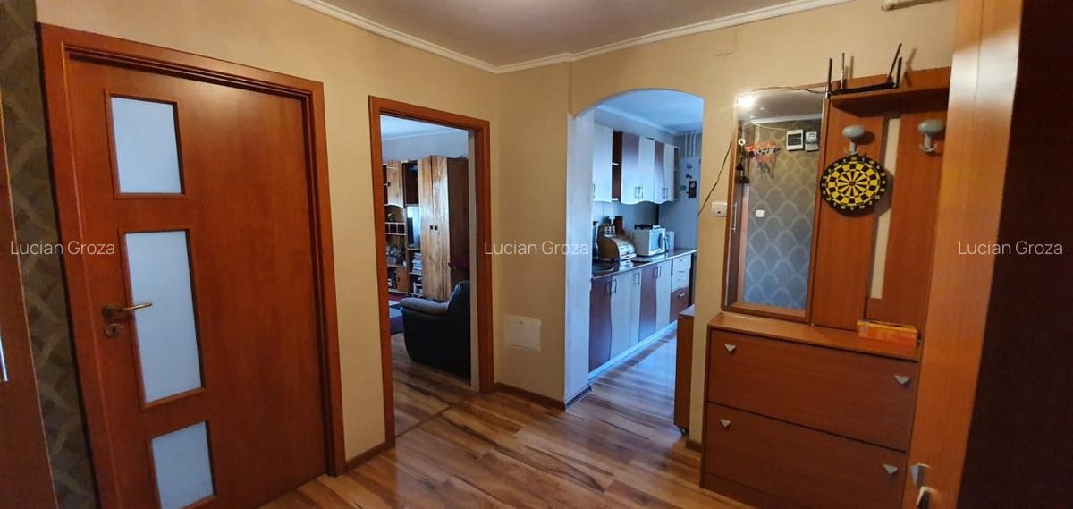 Apartament cu 4 camere semidecomandat în Crângași - 6