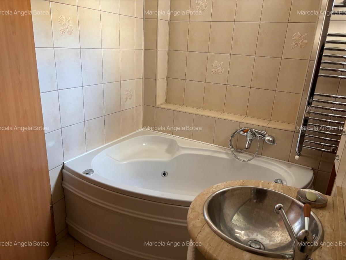 Inchiriez apartament 4 camere ultracentral - 2