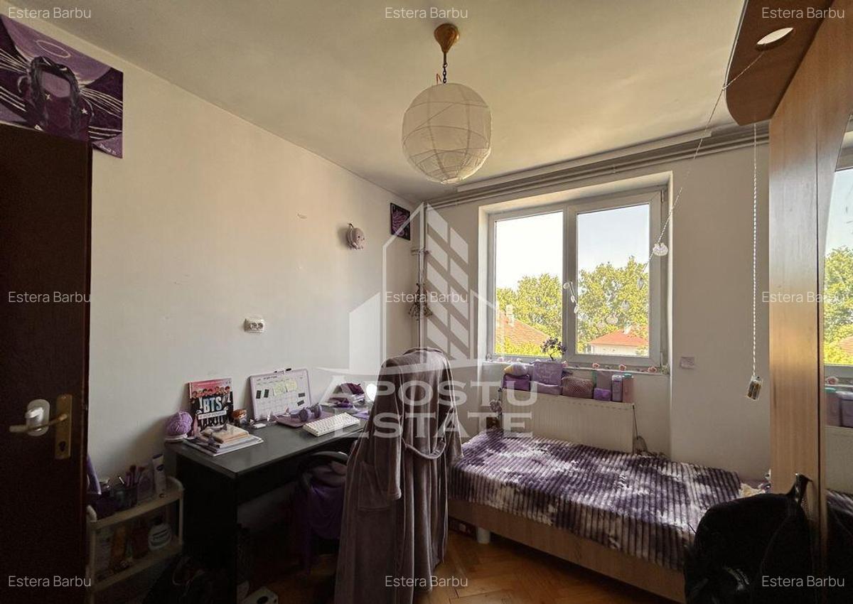 4 camere decomndat Pia?a Unirii | Terasa, parcare in c... - 9