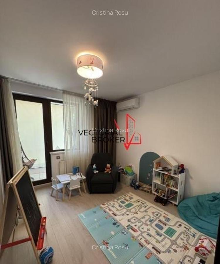 3 Camere Decebal, Bloc Nou - 5