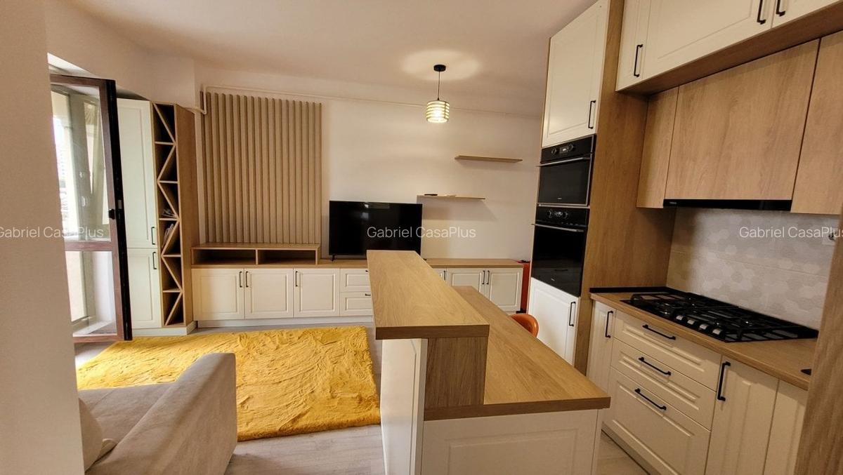 Apartament cu 3 camere decomandat în Palat - 1