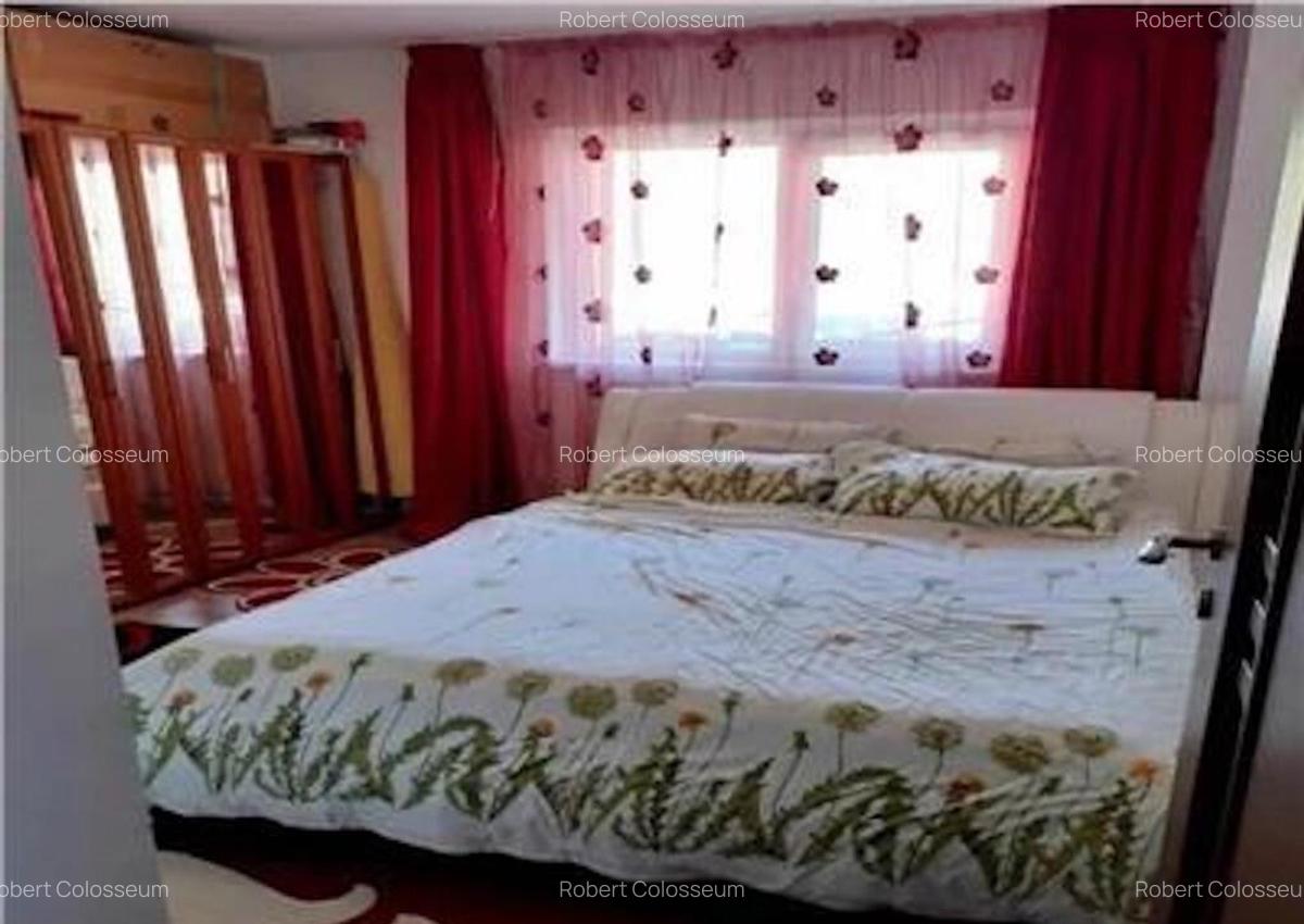 Apartament cu 3 camere, decomandat - zona Racadau - 3