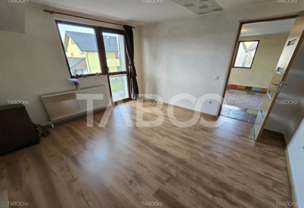 Casa de vanzare cu 6 camere 2 parcari curte libera 200 mp in - 12